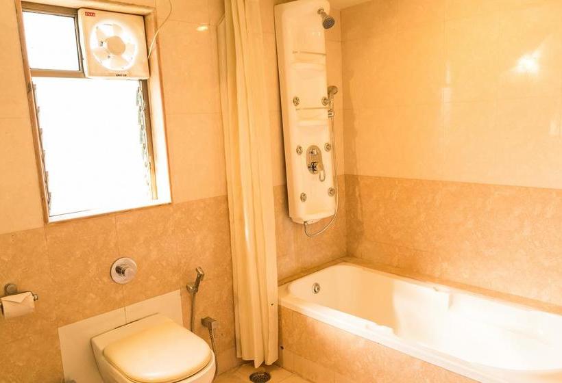 בית מלון כפרי Fab Rajwada Baner