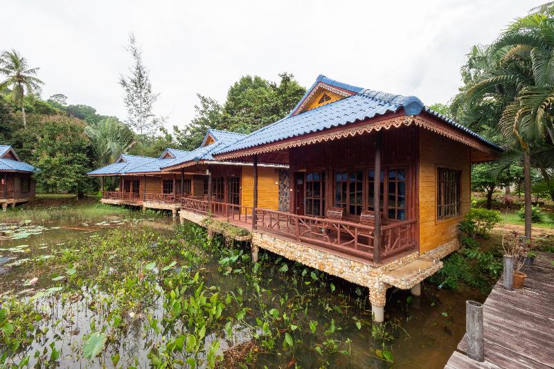 هتل Blue Resort And Spa Koh Chang