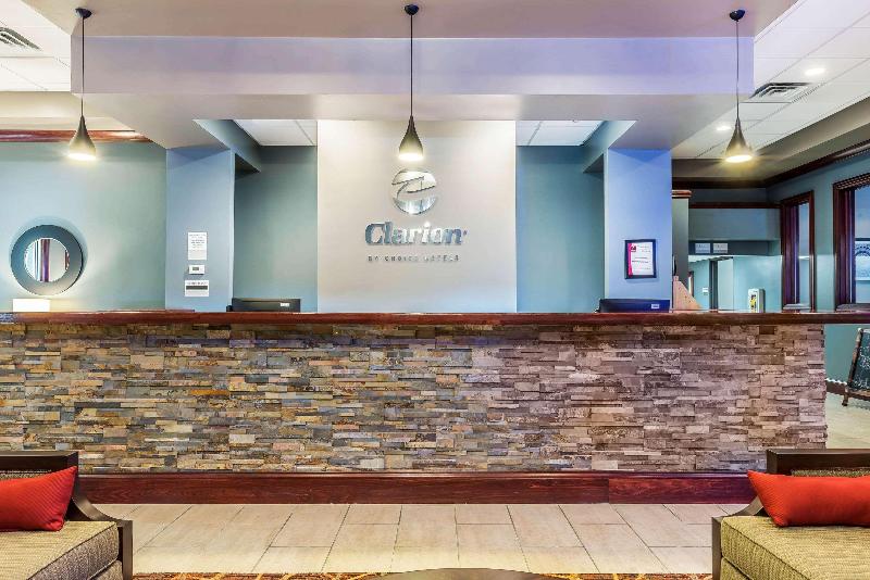 בית מלון כפרי Clarion Inn