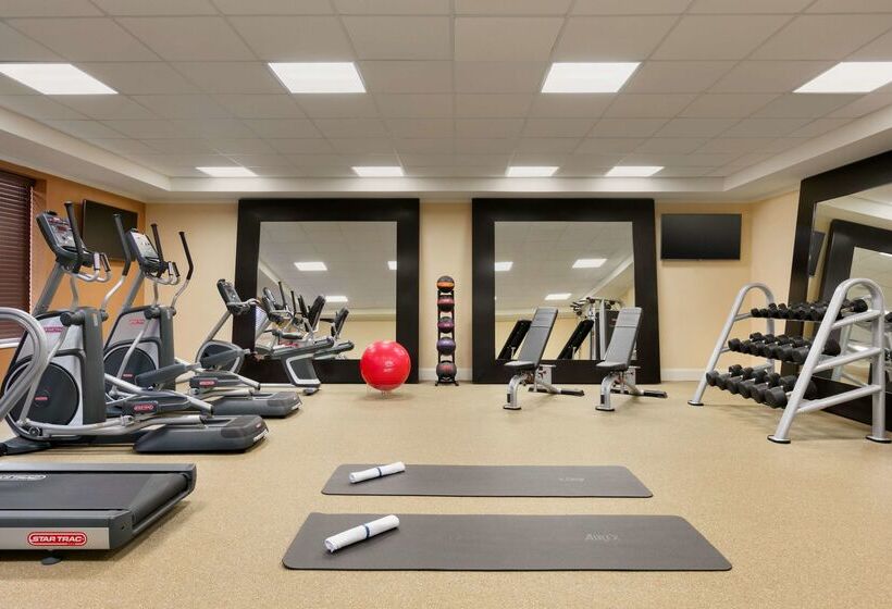 בית מלון כפרי Hilton Garden Inn Statesville