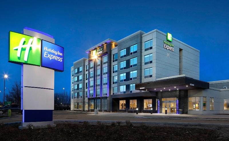 בית מלון כפרי Holiday Inn Express   Red Deer North, An Ihg