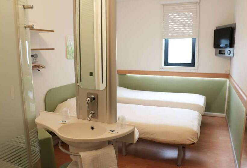 ホテル Ibis Budget Castelnaudary  A61