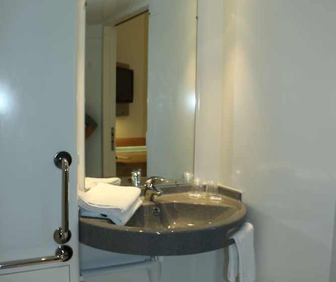 ホテル Ibis Budget Castelnaudary  A61