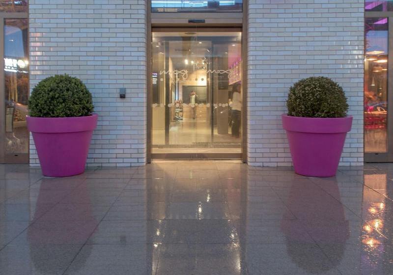 هتل Moxy London Excel