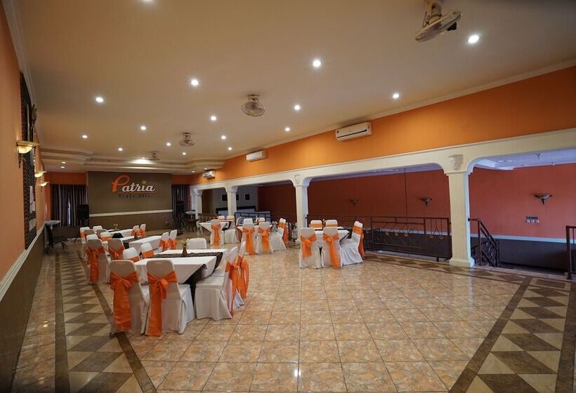 فندق Patria Plaza