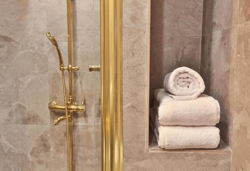 هتل Real King Suite