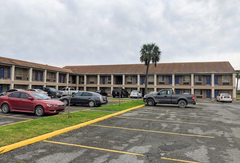 فندق على الطريق Lake Houma Inn