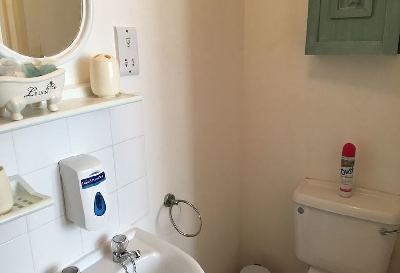 פנסיון Albany Lodge Guest House