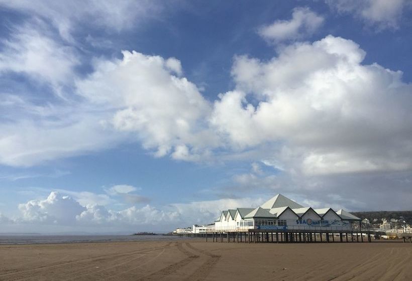 פנסיון Albany Lodge Guest House