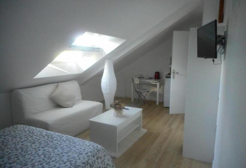 مبيت وإفطار Gadeyne Nathalie Le Chalet De Malvoue