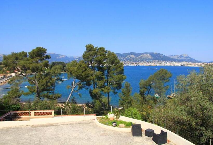 住宿加早餐  Villa Chateau Les Terrasses, Tamaris, Vues Mer Exceptionnelles Au Calme, Mer Et Plage à 2mn à Pied