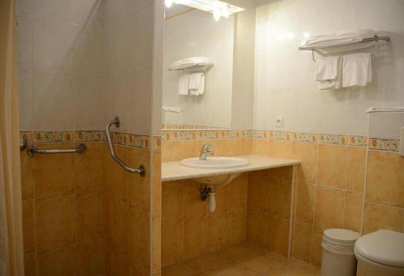 هتل Arena Restaurant Le Refuge