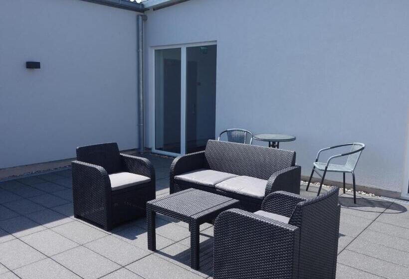 ホテル Victoria Living