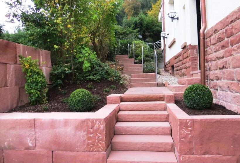 בית מלון כפרי Villa Waldfrieden   Design Trifft Budget