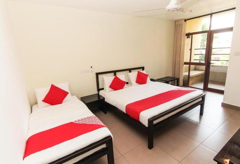 Saninro Hotel   Ragama
