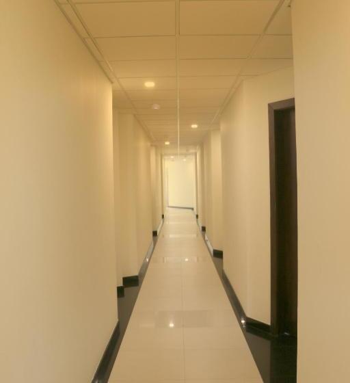 Saninro Hotel   Ragama