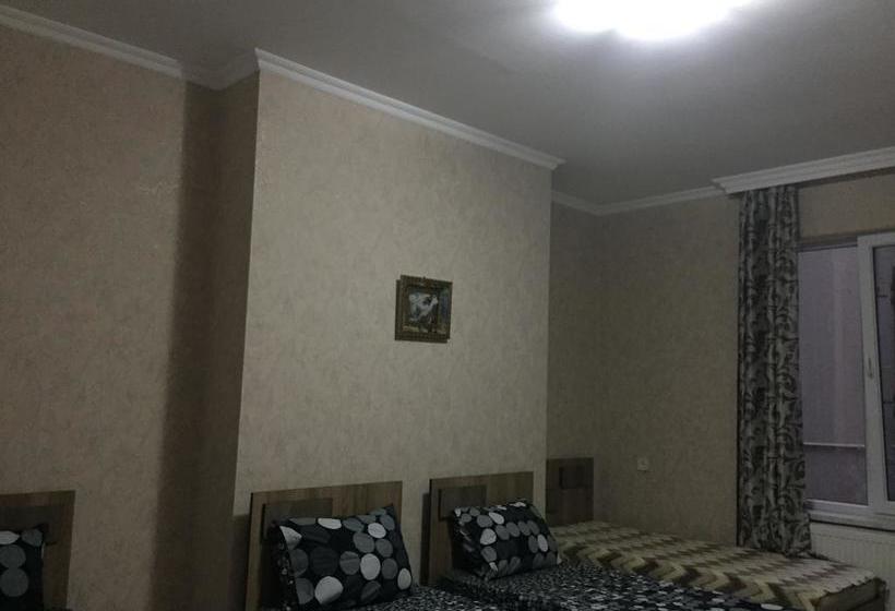 هاستل Kutaisi Best Guest House
