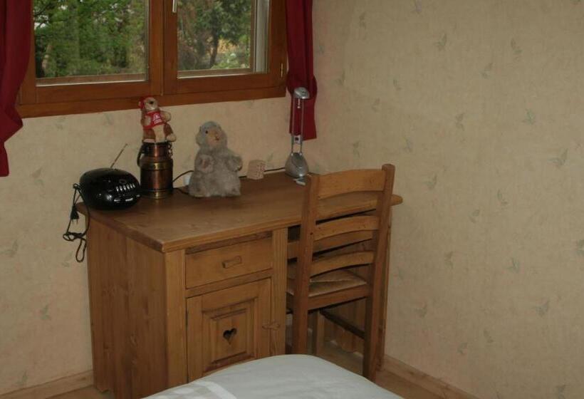 مبيت وإفطار Chambre D Hôtes Les Crets
