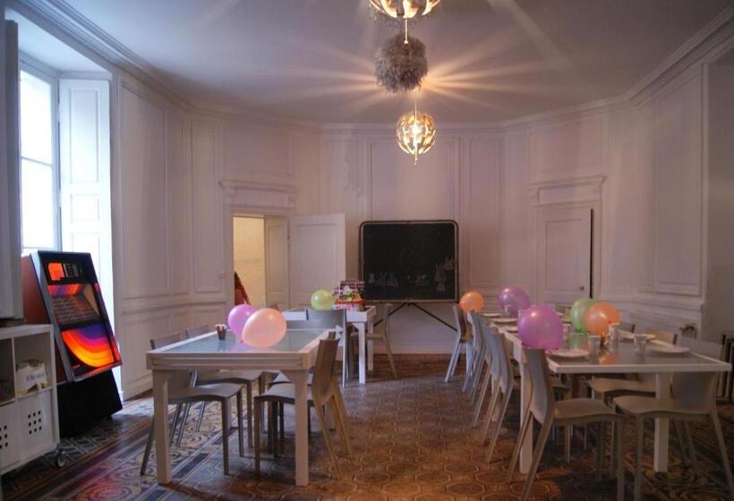 민박 Château De Seurre   No Boring People Please   O6 Io 66 95 83