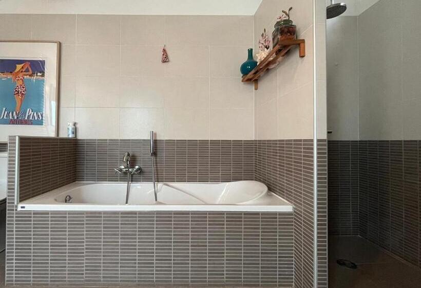 تختخواب و صبحانه La Casa Occitane