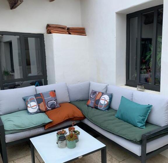 تختخواب و صبحانه Maison Face Au Soleil