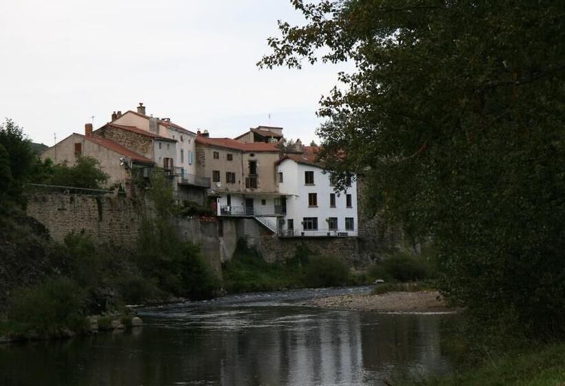 ホテル Hôtel Restaurant Du Pêcheur