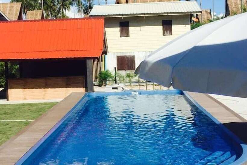 هتل The Hip Resort @ Phi Phi