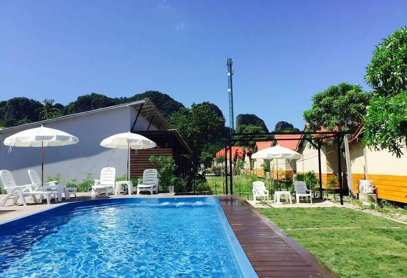 هتل The Hip Resort @ Phi Phi