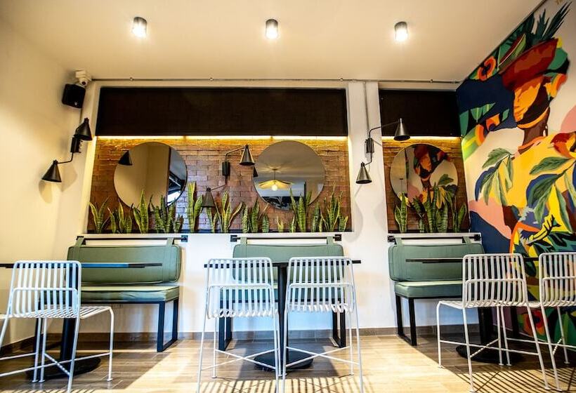 هتل 103 Wonderful House