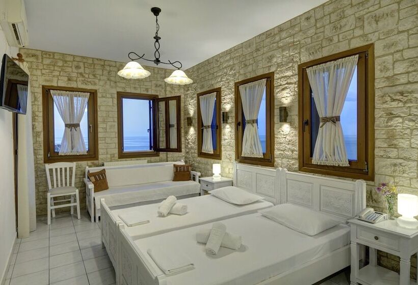 هتل Agnadi   Horefto