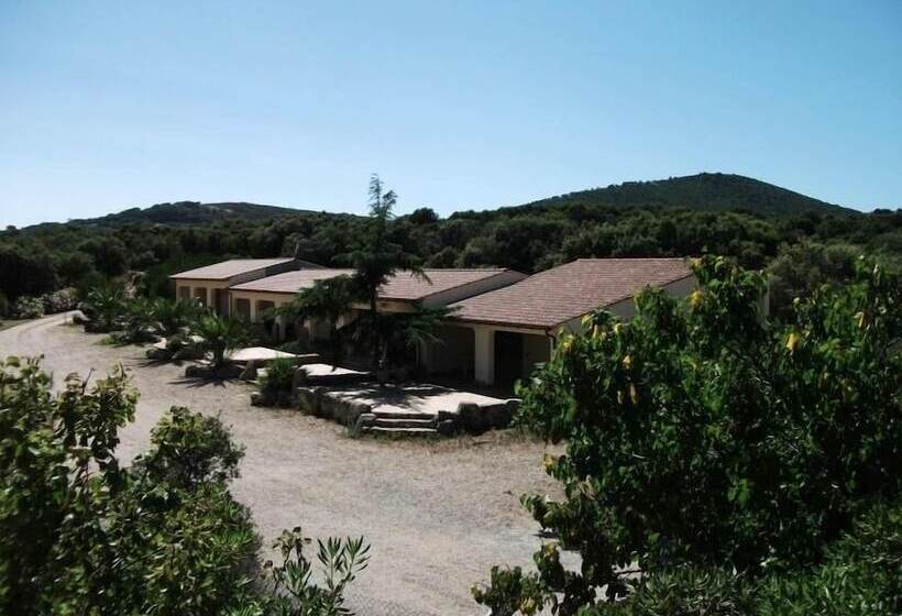 فندق Agriturismo Rocce Bianche   Bungalows