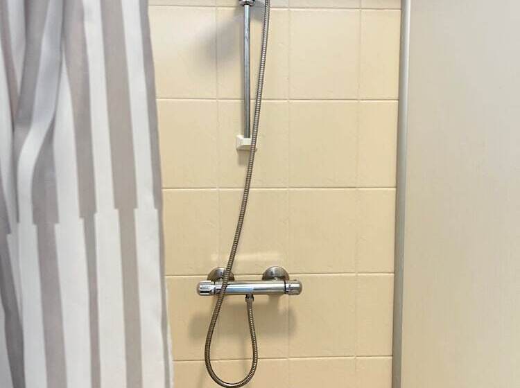 هتل Carlstad Sport Hostel