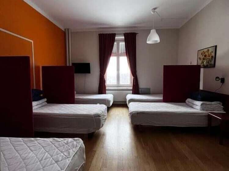 هتل Carlstad Sport Hostel