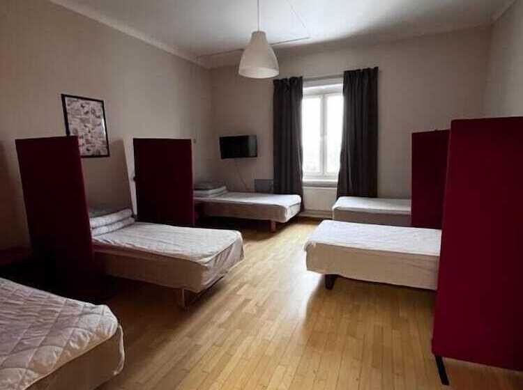 هتل Carlstad Sport Hostel