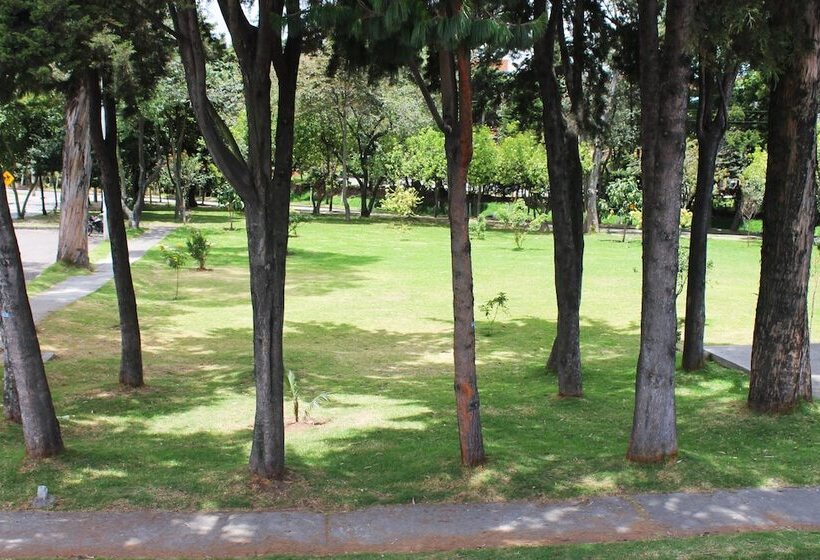 هتل Casa Posada Amelia