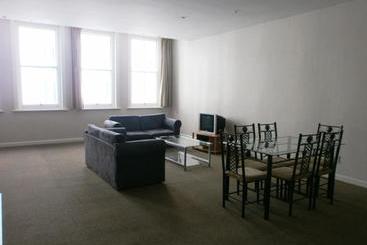 هتل Glaston House 206 Apartment