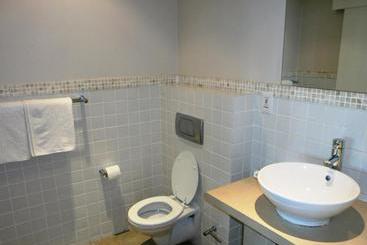 هتل Glaston House 206 Apartment