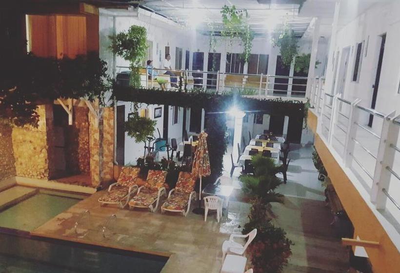 هتل Villa Real Tolú