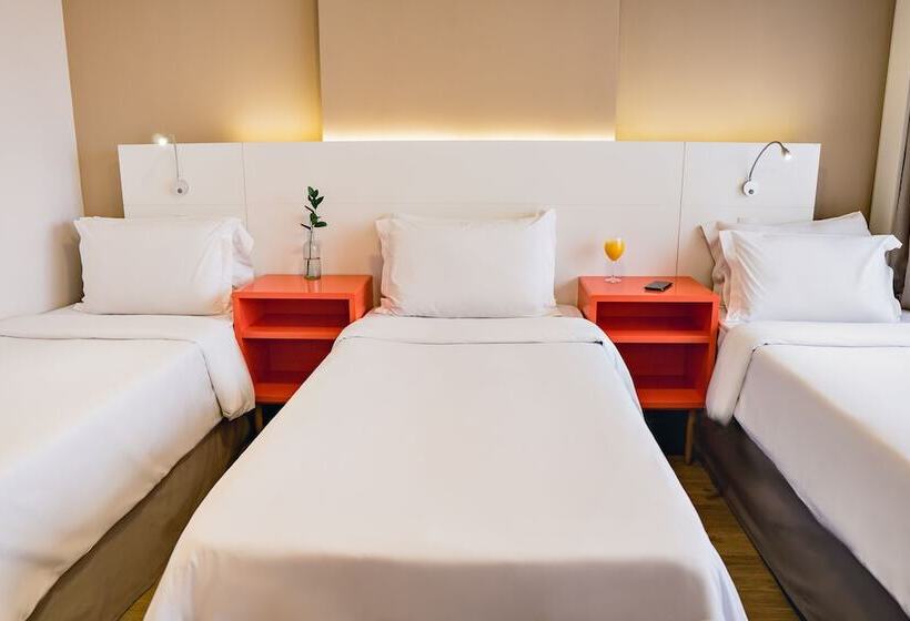 בית מלון כפרי Intercity Curitiba Centro Civico