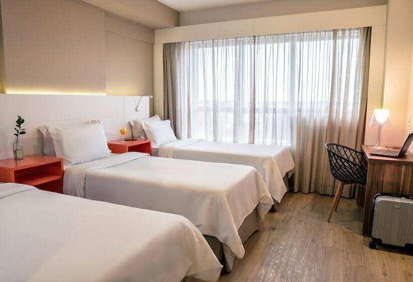 בית מלון כפרי Intercity Curitiba Centro Civico