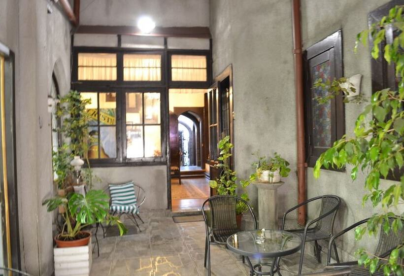 هتل Landay Hostel