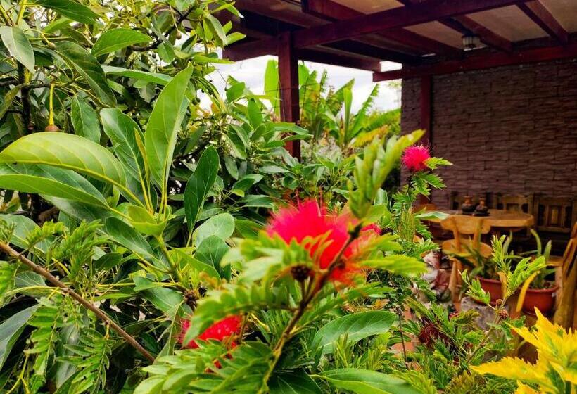 هتل Las Mercedes Airport Quito