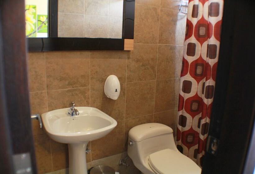 هتل Las Mercedes Airport Quito