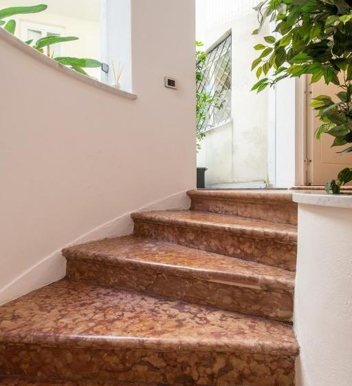 هتل Moncada Suites & Apartments