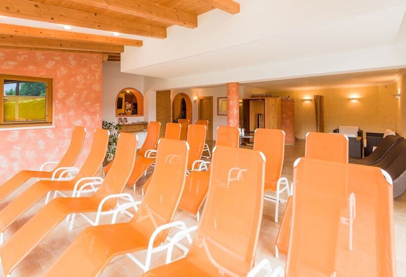 هتل Apartpension Kristall