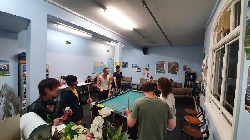 هتل Surf  N  Snow Backpackers