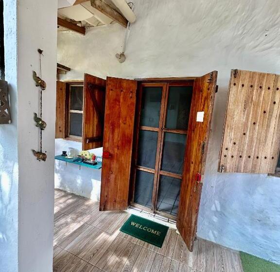 هتل The Sea Garden House