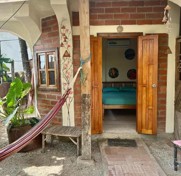 هتل The Sea Garden House