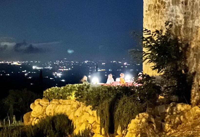 Отель Valdonica Winery Fine Dine & Wine