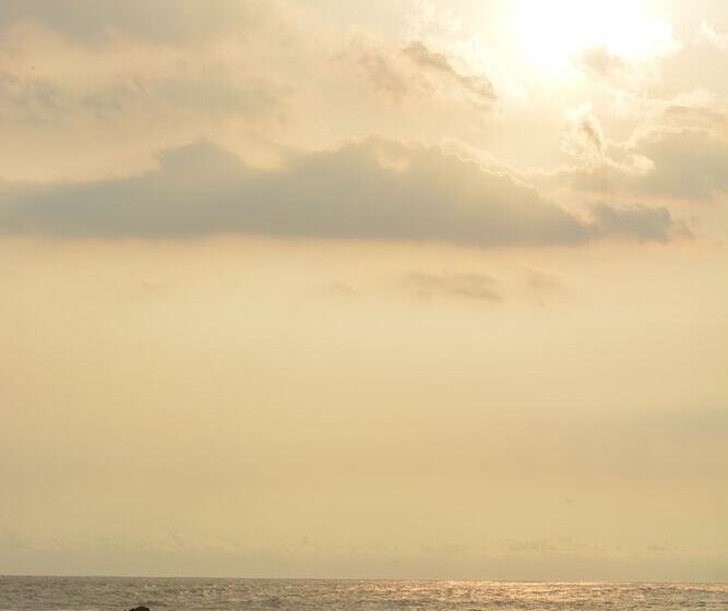 צימר Indigo Yoga Surf Resort